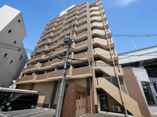 ライジングコート姫島駅前の外観写真