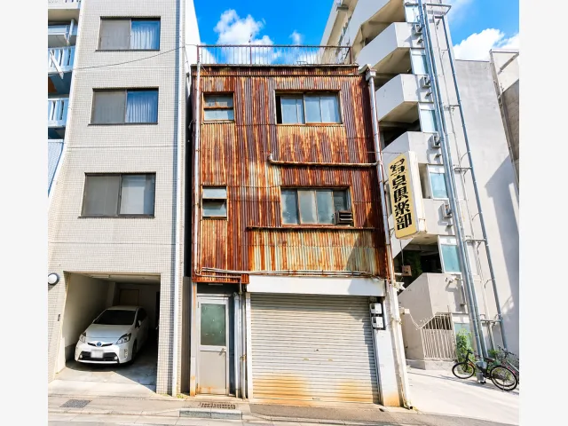 店舗付き共同住宅の外観写真